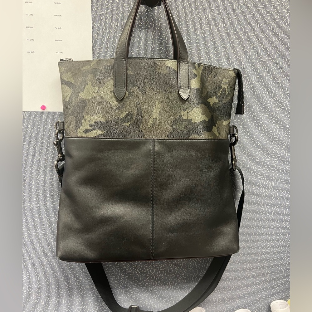 Previously loved coach message bag